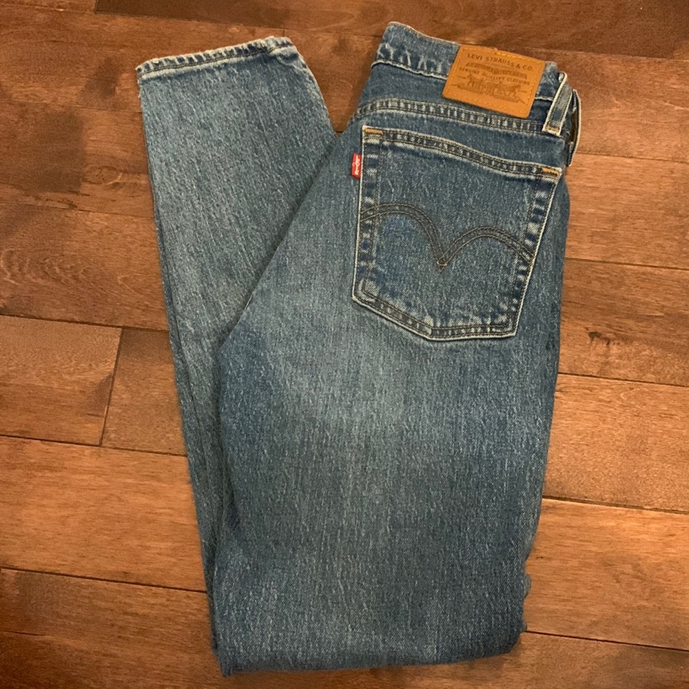 Levi’s Wedgie Jean